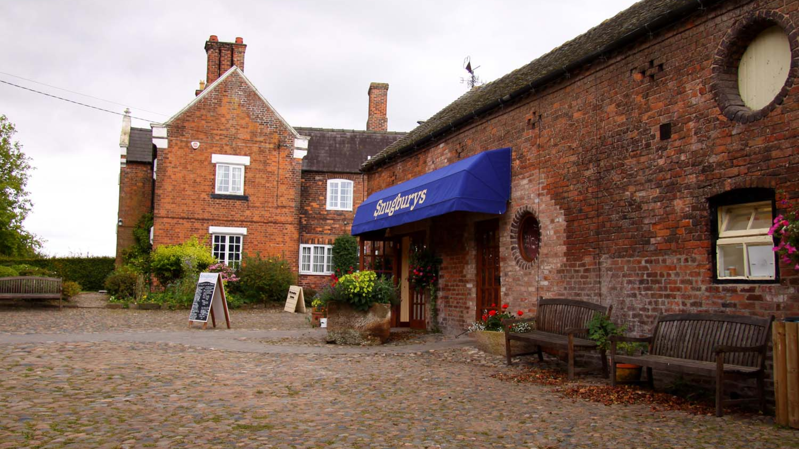 snugburys