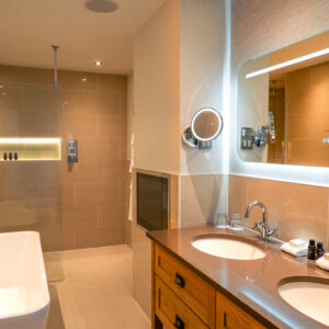 Carden Luxury Suite Bathroom